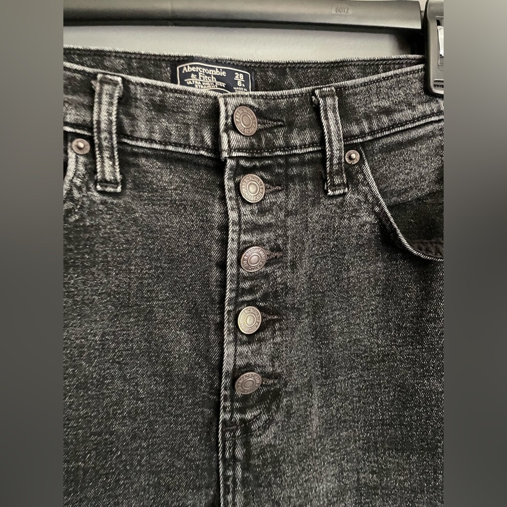 Abercrombie & Fitch Ultra High Rise Straight Jeans Womens Size 28 - Picture 3 of 5